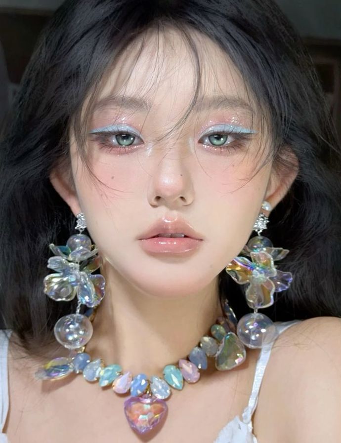 What do you think of Douyin makeup? Do you find it pretty?