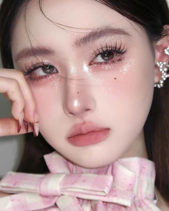 What do you think of Douyin makeup? Do you find it pretty?