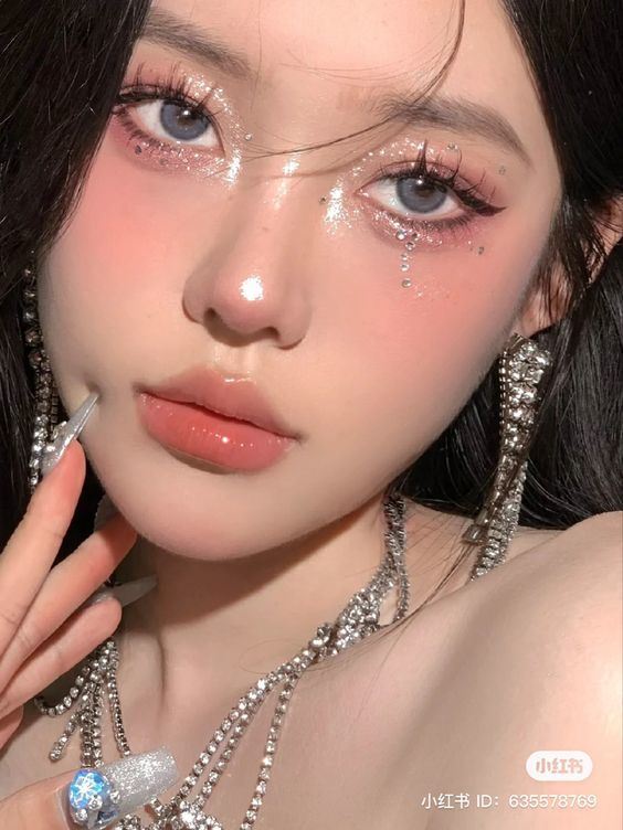What do you think of Douyin makeup? Do you find it pretty?