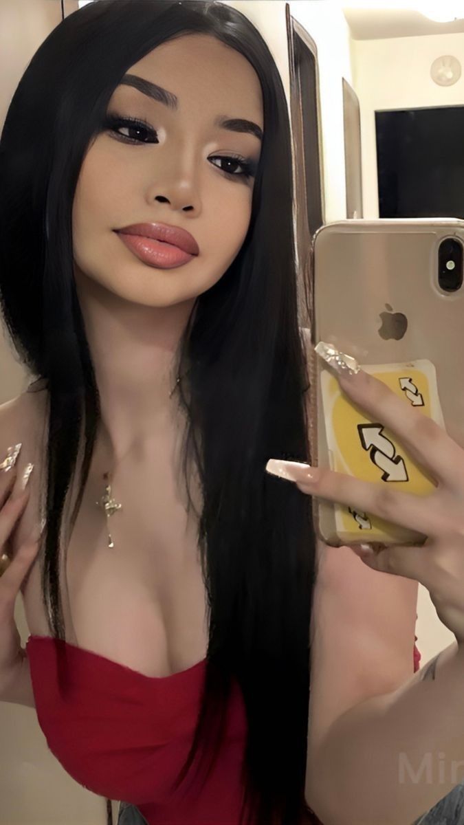 Do you find Latina makeup pretty? Would you try it?