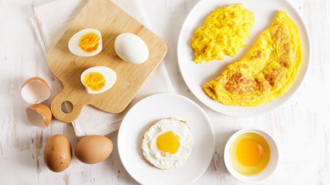 How many eggs should I eat daily to gain weight ?