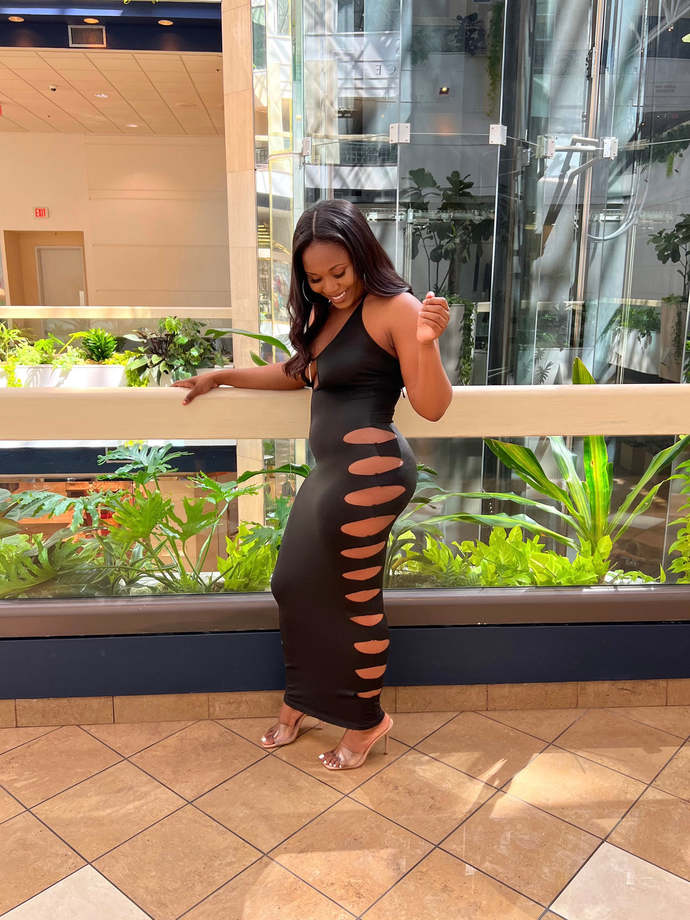 Ladies, what are your thoughts on this dress? Would you wear this dress if you were going out on a date?
