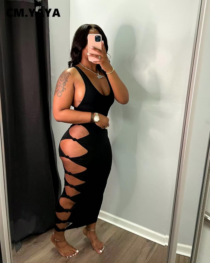 Ladies, what are your thoughts on this dress? Would you wear this dress if you were going out on a date?