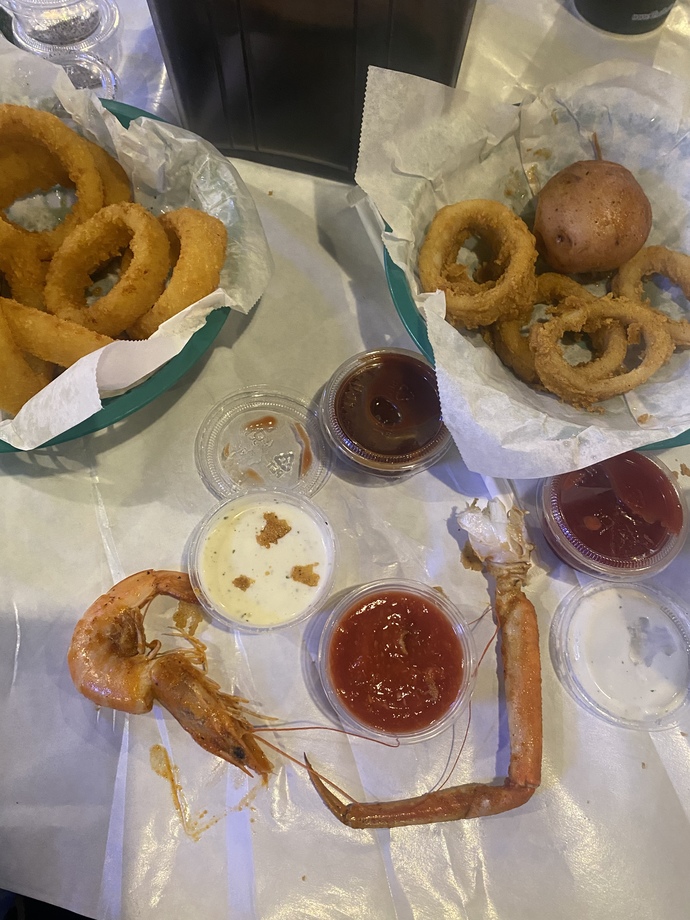 Do you like onion rings and crab legs 🦀 🦵?