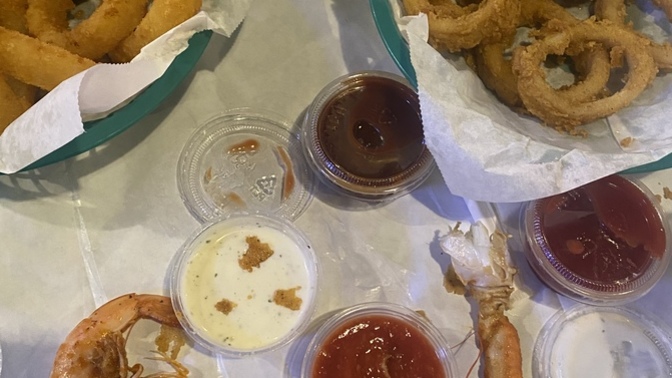 Do you like onion rings and crab legs 🦀 🦵?