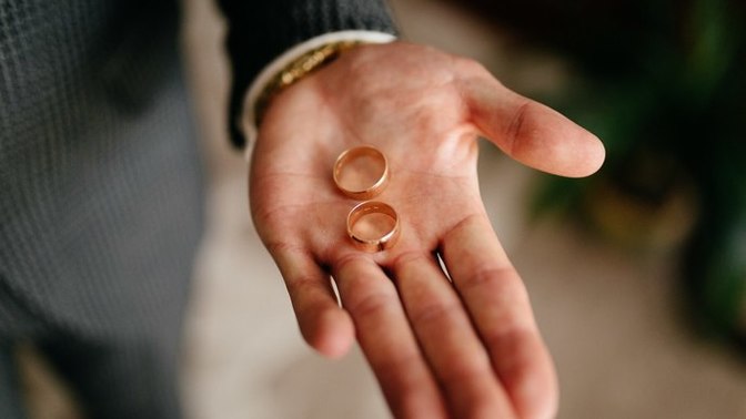 If your fiancé lost his job just before your wedding, how would you handle the situation?
