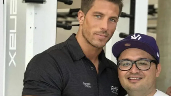 Would you be cool with this if you were the guy on the right?