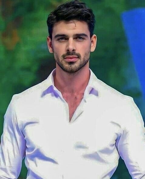 Dear Girls,  what do you prefer on guy?