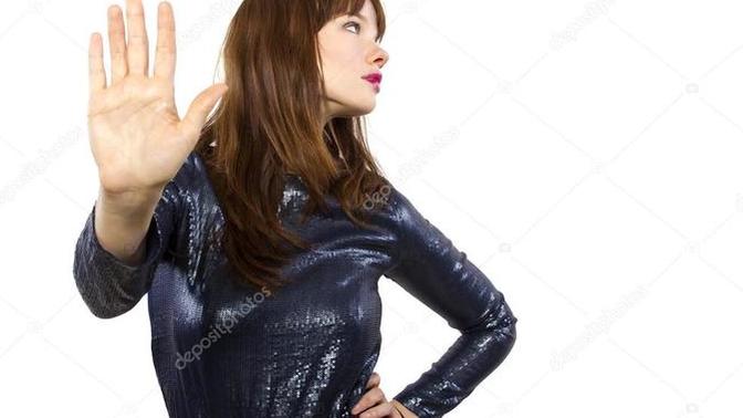 Would You Meet A Woman From A Dating Site If She Refuses To Exchange Numbers and Selfies?