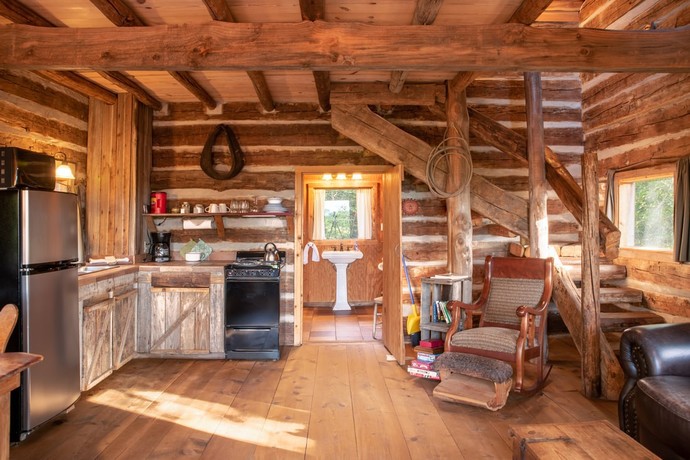 What would you think if your date brought you back to their house and it looked like this?