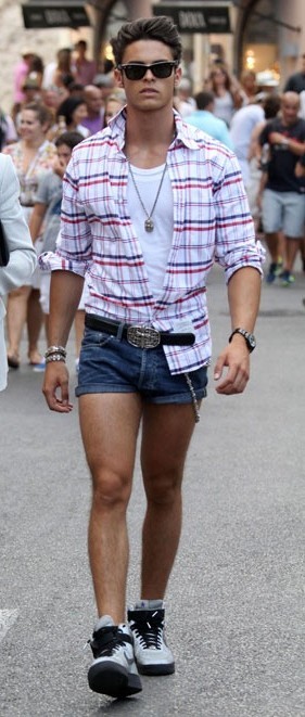 Guys, are you on the trend of micro shorts?
