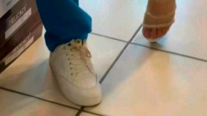 Which of these pairs of shoes suits me best?