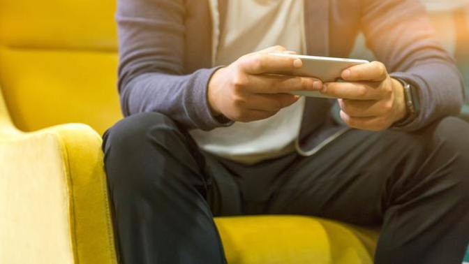 Do many people initiate texts with you?