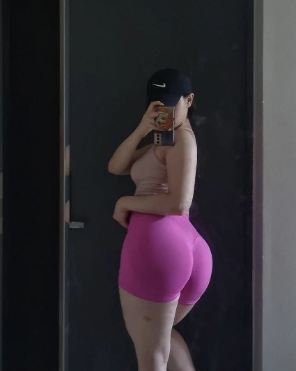 My girlfriend wears this to the gym like every day. Should I stop her?