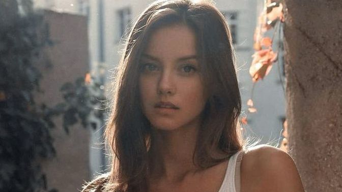 In your beauty evaluation scale, what kind of girl looks 10/10?