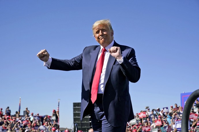 Trumps dance is very charismatic. Isnt it so?