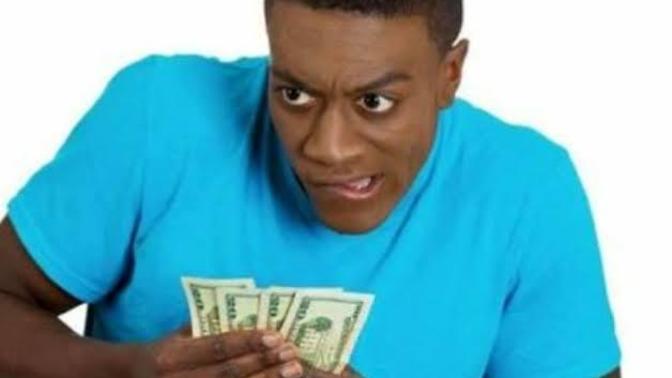 On the first date, he asked about my salary. Is this guy a fraud jerk?