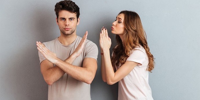 Ladies, how do you carefully befriend a guy who doesnt like you when you like him back?