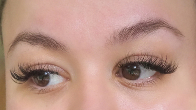 What style of eyelash extensions do you prefer (e. g., natural, dramatic, volume)?