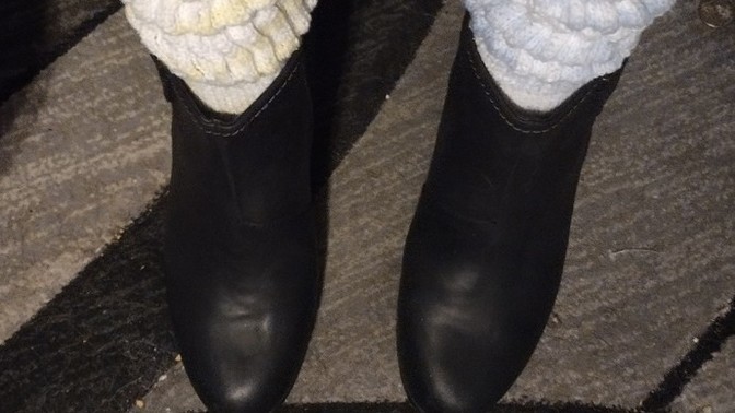 Do these socks go together with these boots and black leggings?