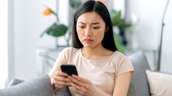 Why are so many men such dry texters?