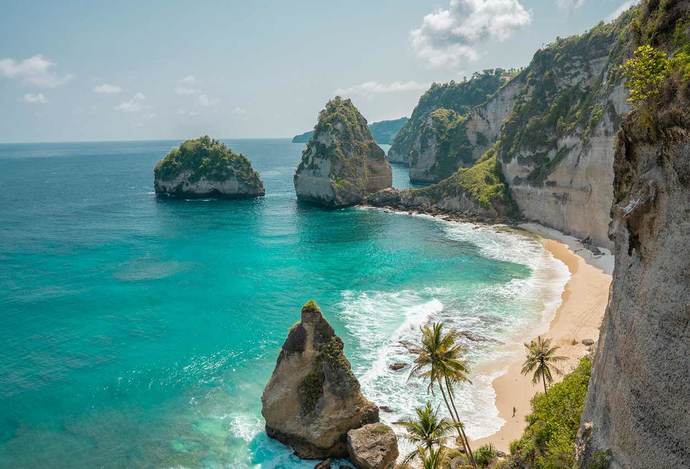 Which nature photograph do you find more beautiful ?