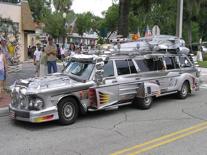 Do you think that there are cars that are only really for men?