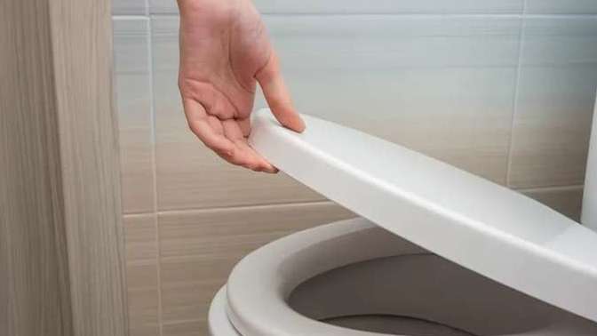 Don't you think the toilet seat thing is funny?