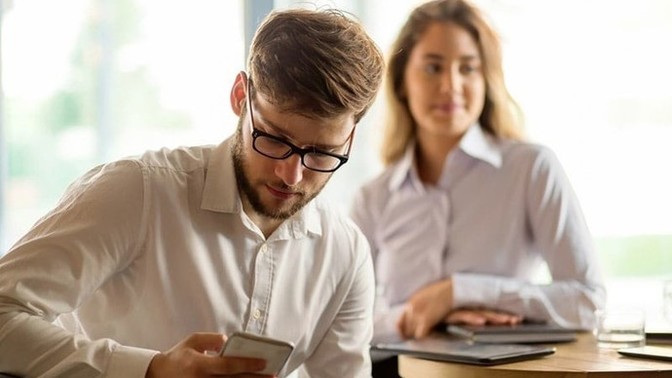 Is it okay to keep texting an ex while in a relationship?