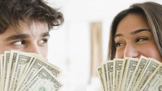 How do you manage money with your partner in your relationship?