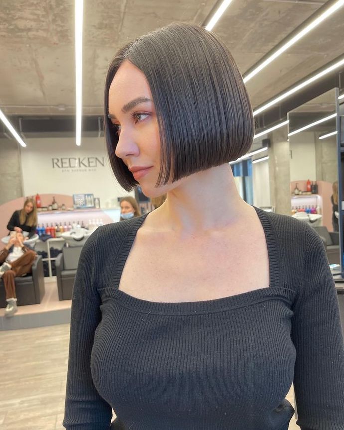 Do you think I should go back to this hairstyle?