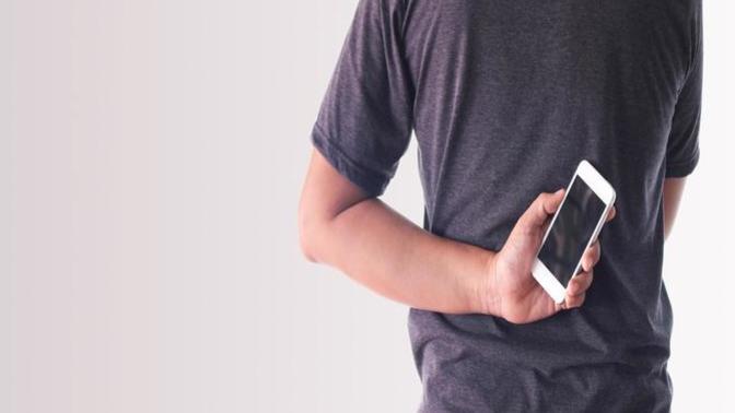 What does it mean when your partner never lets his phone out of sight?