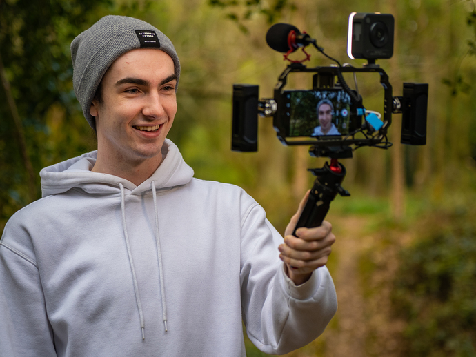 Could you date a vlogger who wanted to include your relationship in their online content for all to see?