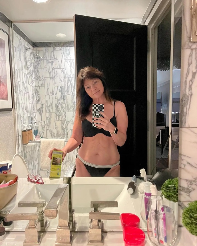 My mother is wearing a bikini?