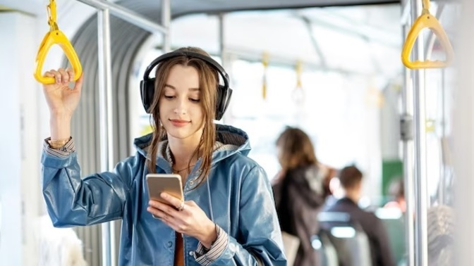 Do you get annoyed at people for listening to music without headphones on public transport?