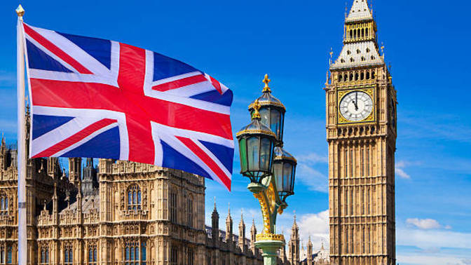 What income threshold is considered rich in the uk 🇬🇧?