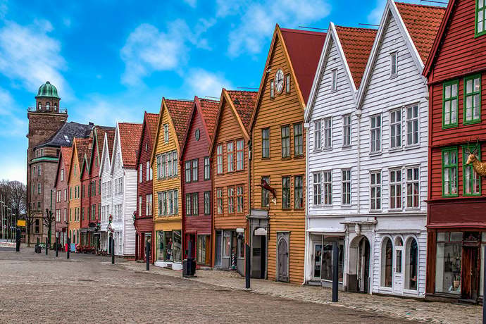 Would you consider this statement an Opinion or a Fact: NORWAY IS MORE BEAUTIFUL THAN KUWAIT?