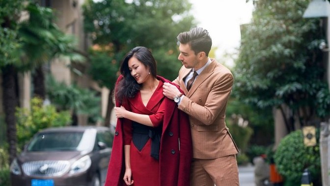 Girls do you actually believe that chivalry is actually dead?