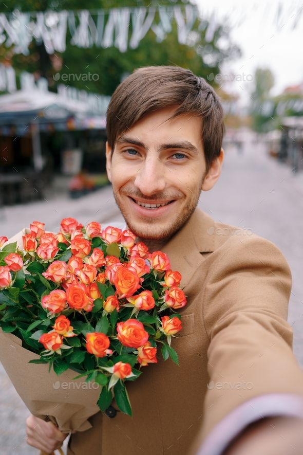 How would a woman feel in 2024-2025 if a man showed up on a first date with flowers?