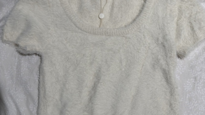 What should I wear with this top for this month❄️?