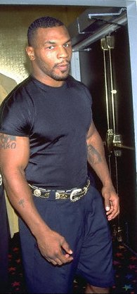 Ladies, do you like a guy with a physique build in this style choice of clothing? Your thoughts?