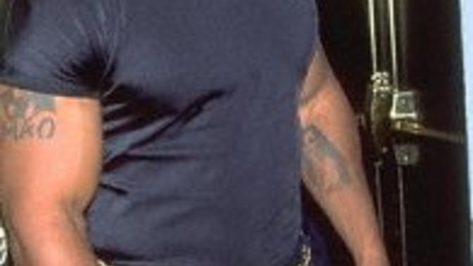 Ladies, do you like a guy with a physique build in this style choice of clothing? Your thoughts?