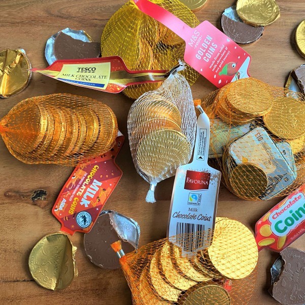 Do you put edible decorations on the Christmas Tree?