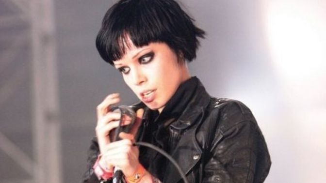 Why don’t a lot of guys like goth chicks like me?