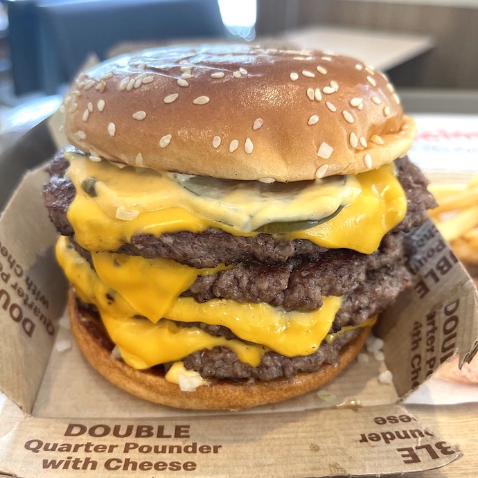 Which burger looks better, five guys or mcdonalds?