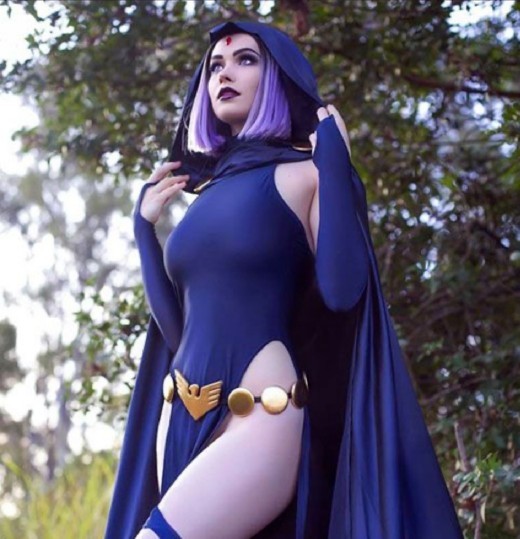Does this cosplayer Nichameleon look familiar to you? Do you like cosplay? Do you attend comic conventions?