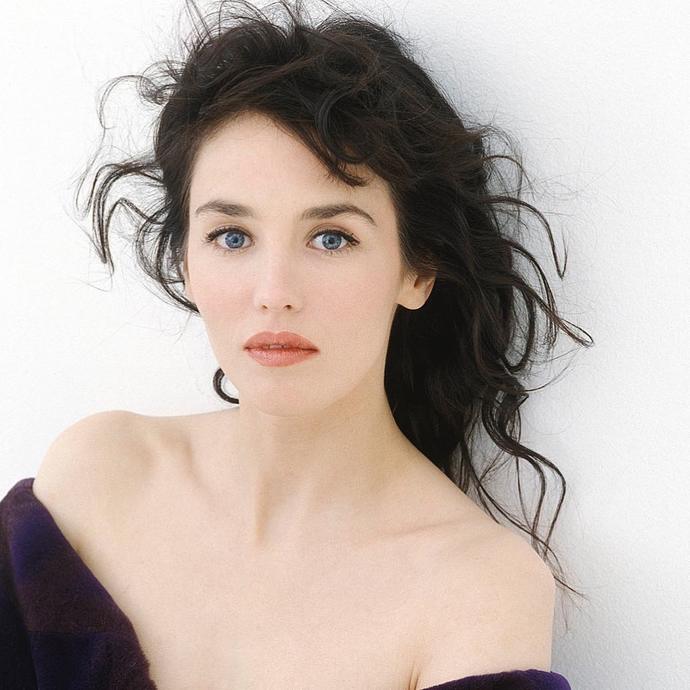 Which western country has the prettiest girls?
