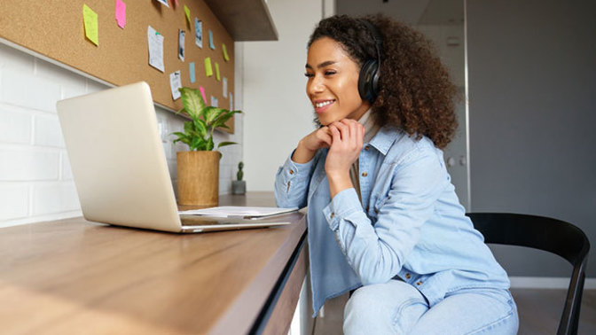 Online College Vs. In-class College, Which Do You Think Is Better?