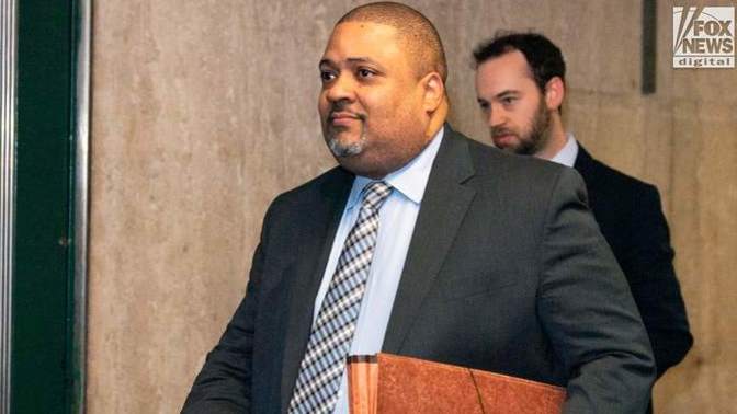 Jordan Neely. Who is responsible for his death? Subway Hero Penny or the soft on crime New York DA Bragg for not locking criminal Neely up?