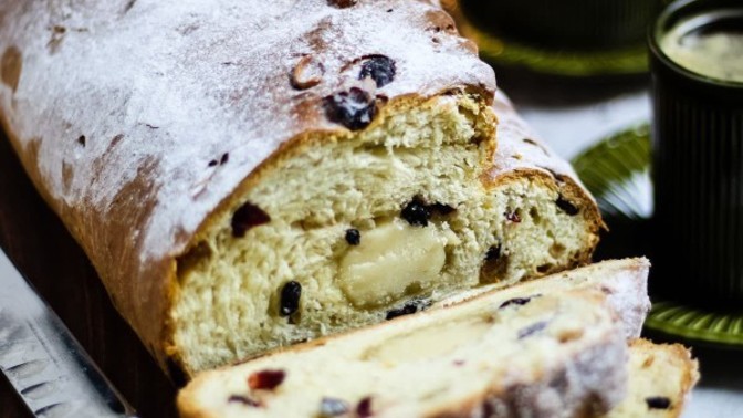 Best Christmas bread, panettone or stollen?